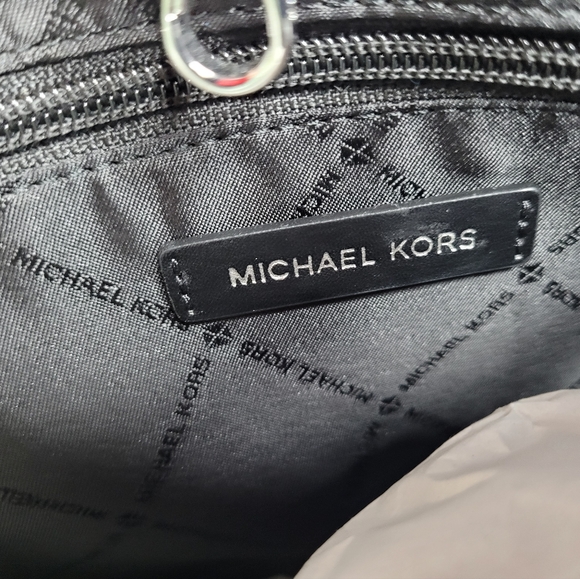 NWT $328.00 Michael Kors Jet Set Charm Hood Star Medium Carryall Tote Bag Black - Picture 7 of 11